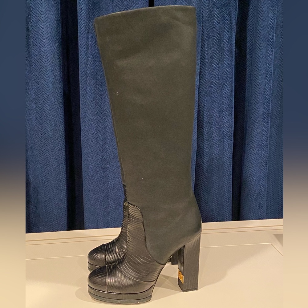 Chanel Tall Boot Heel Classic Black Gold High - Picture 5 of 10